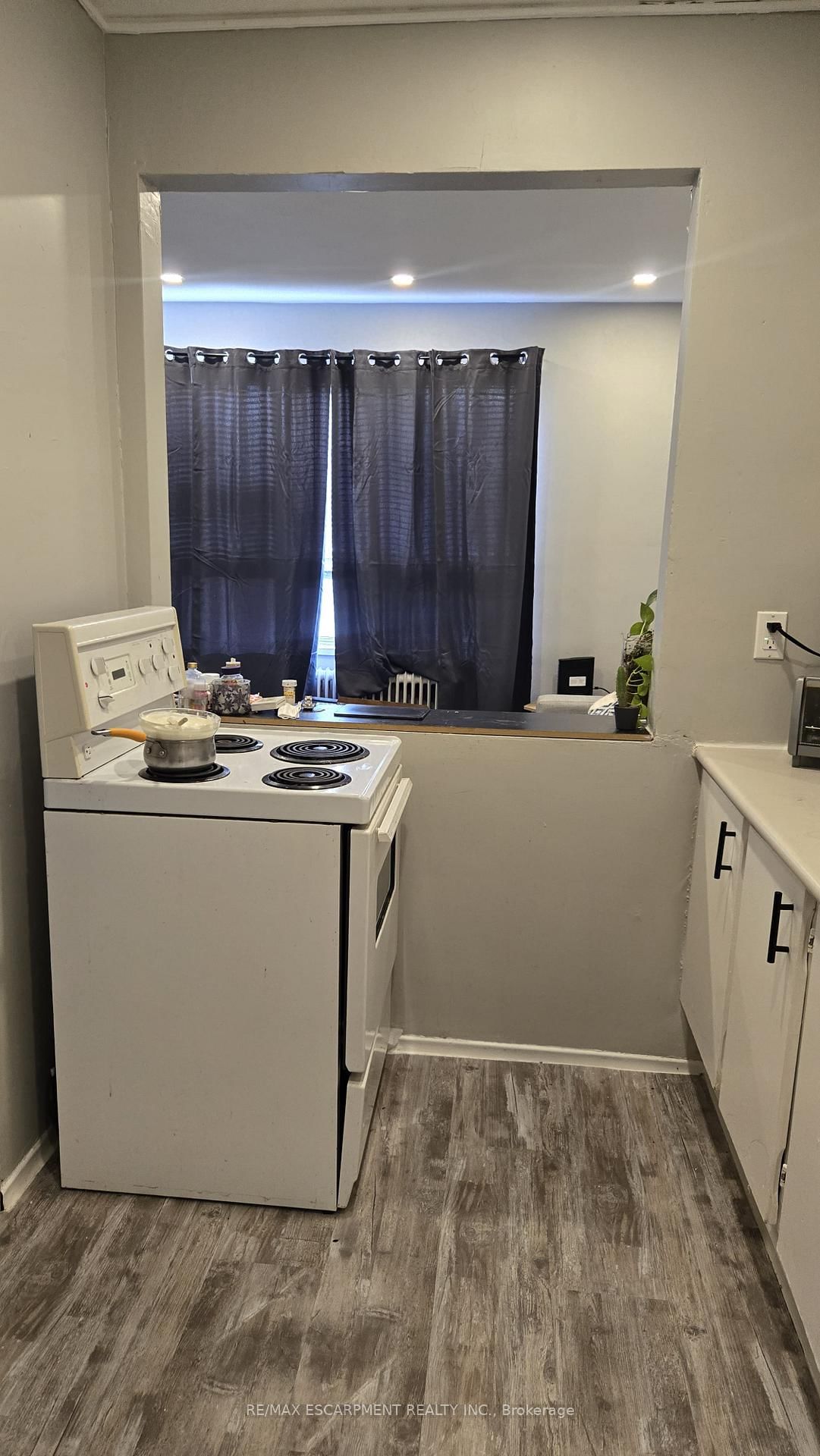 37 Mericourt Road, Unit 303 - Photo 5