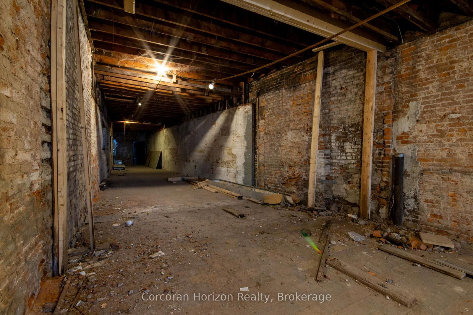 79 King Street E, Unit Main - Photo 10