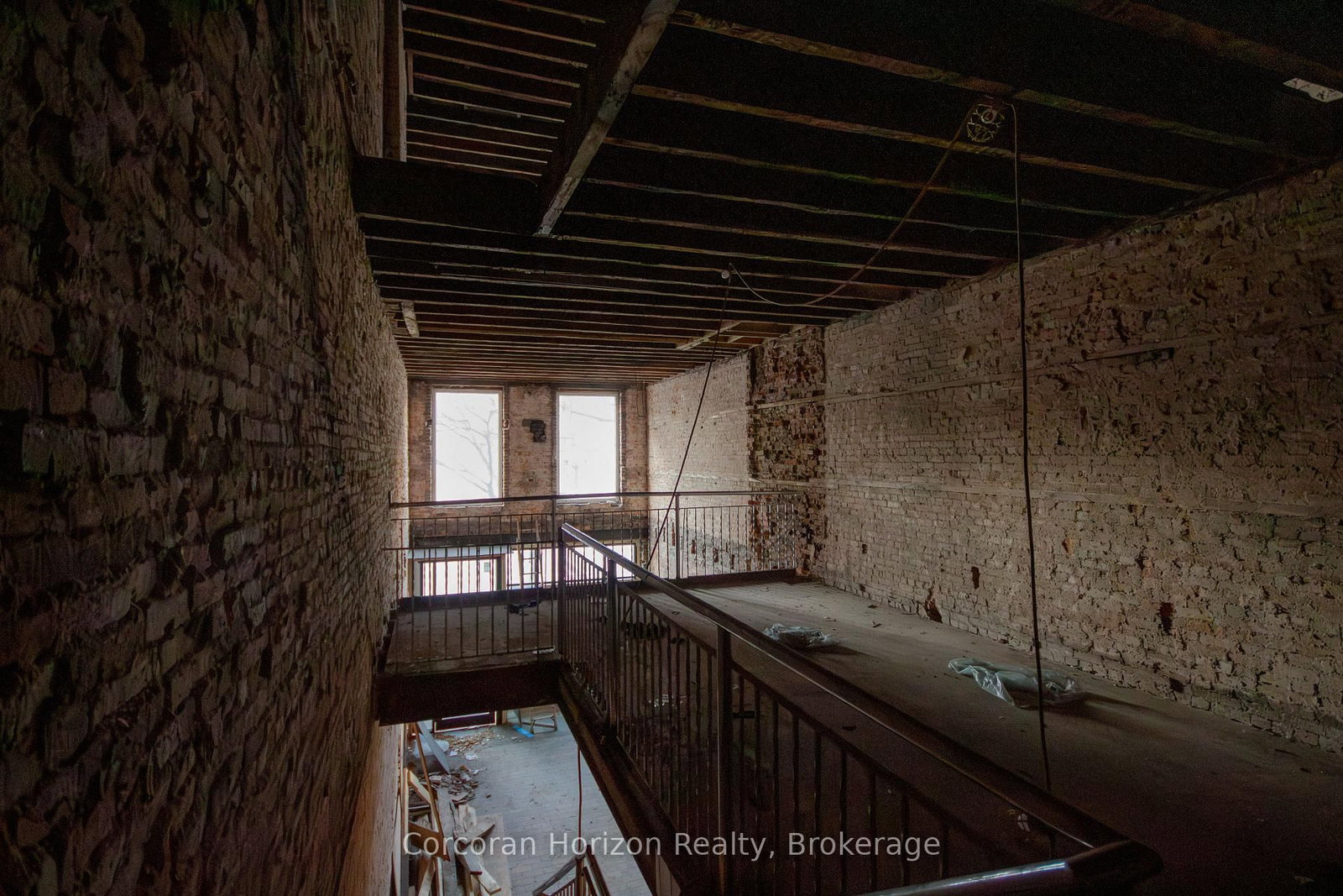 79 King Street E, Unit Main - Photo 17