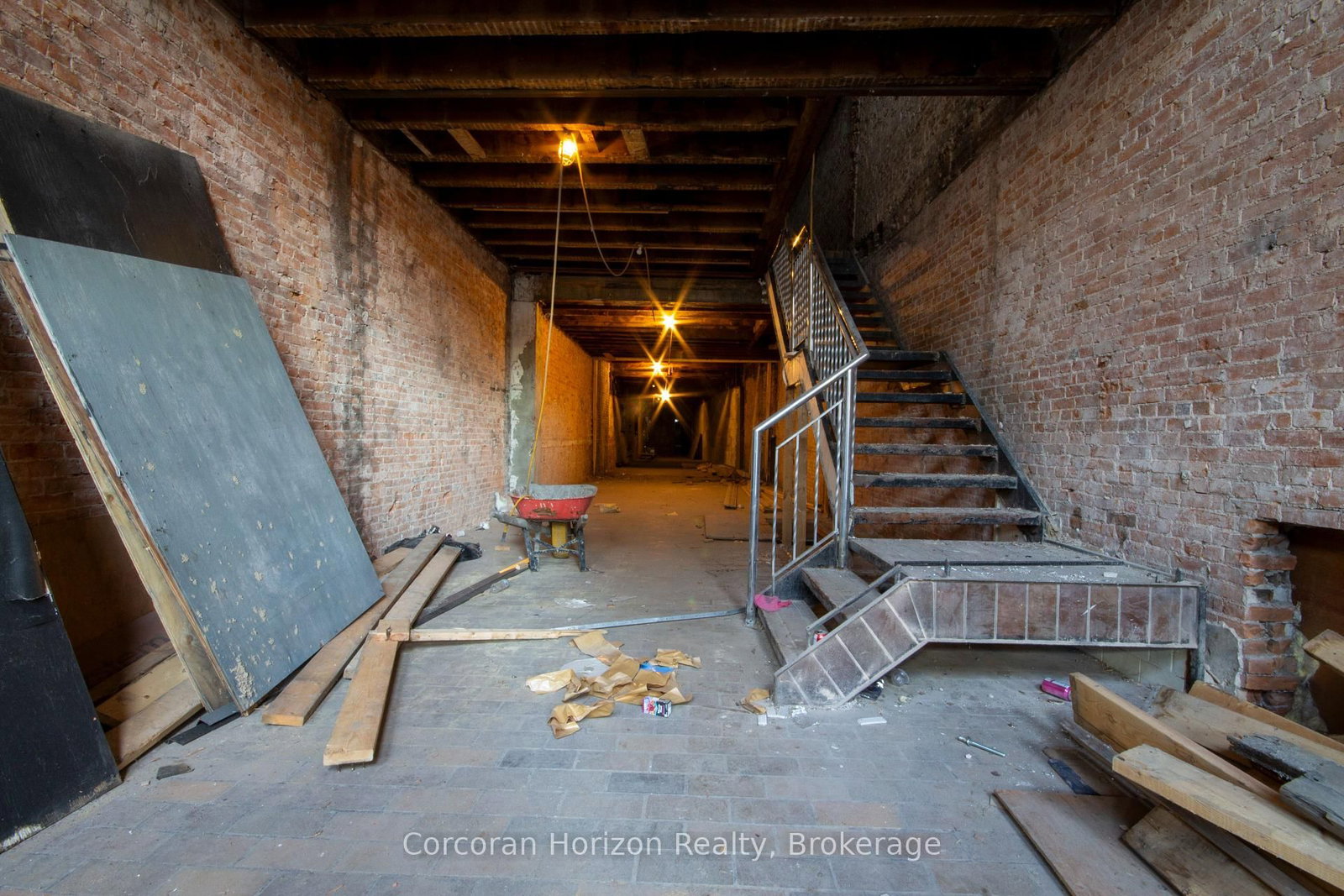 79 King Street E, Unit Main - Photo 9