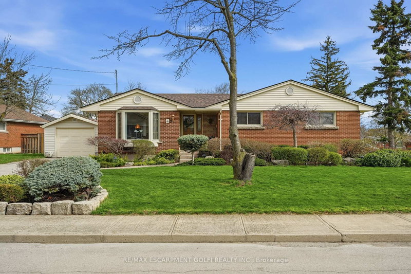 4 Tilbury Crt, Hamilton, Ontario