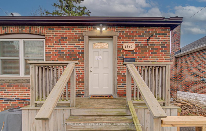 166 Bond St N, Hamilton, L8S 3W6 | Image 2