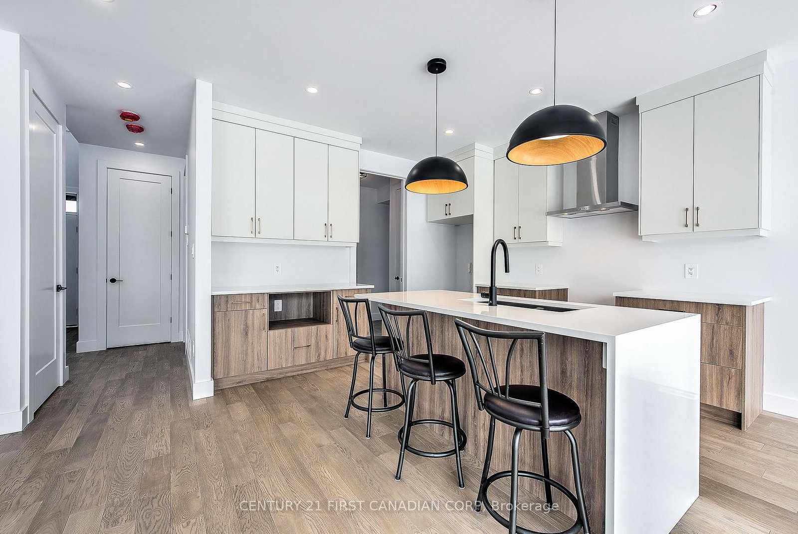 245 HESSELMAN Crescent - Photo 10