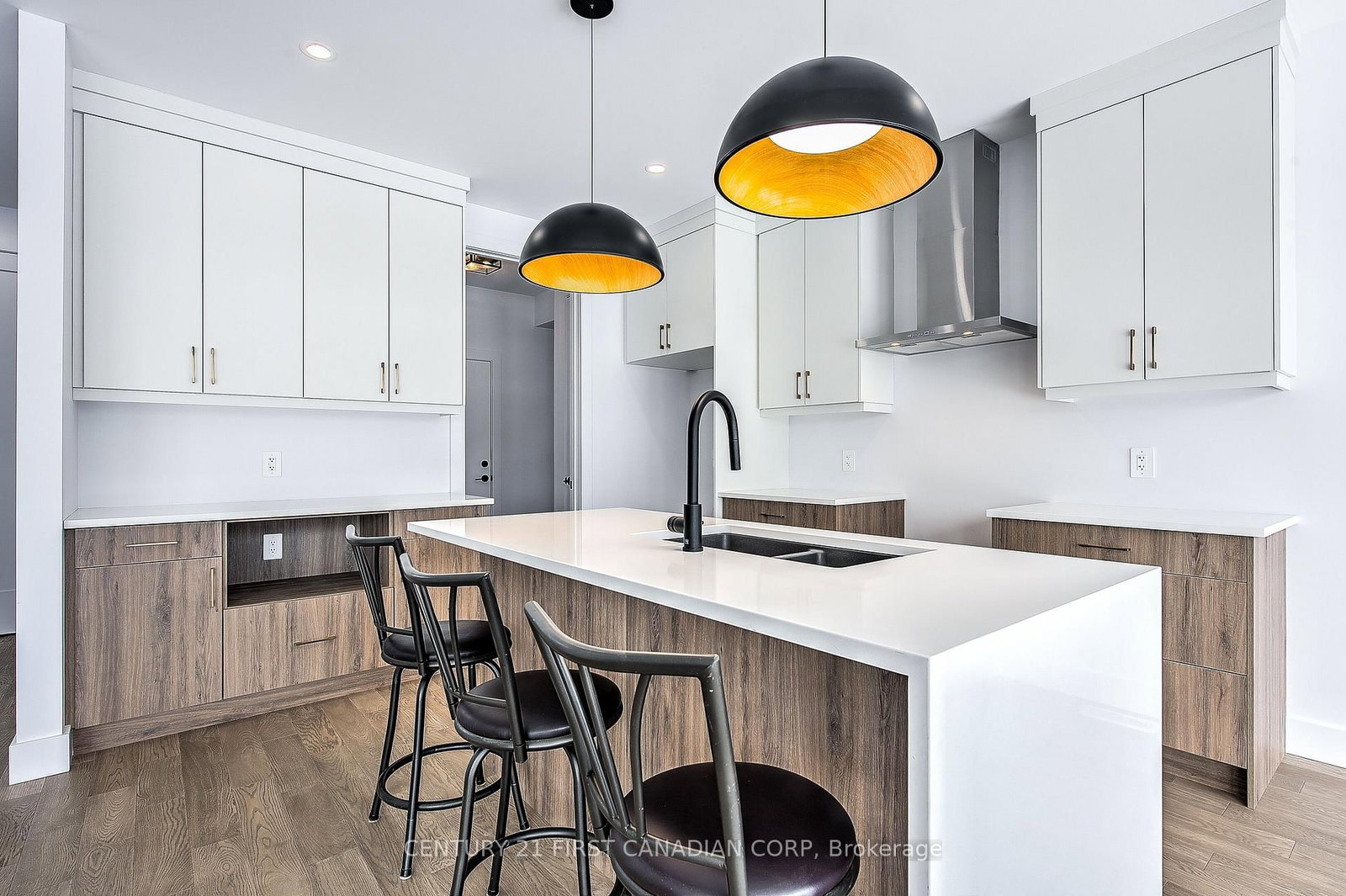 245 HESSELMAN Crescent - Photo 11