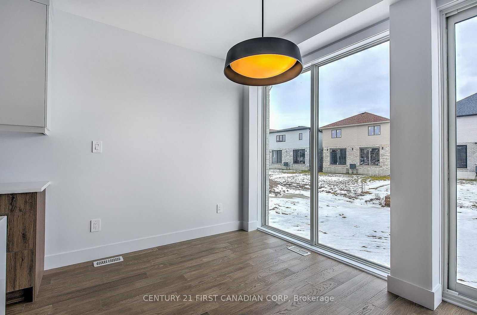 245 HESSELMAN Crescent - Photo 12