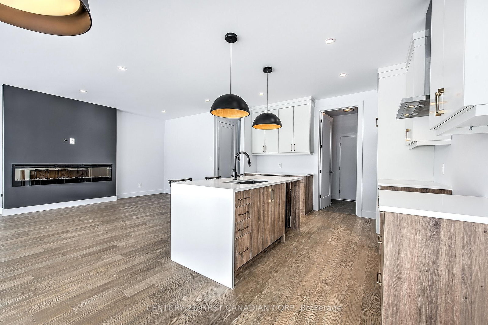 245 HESSELMAN Crescent - Photo 13