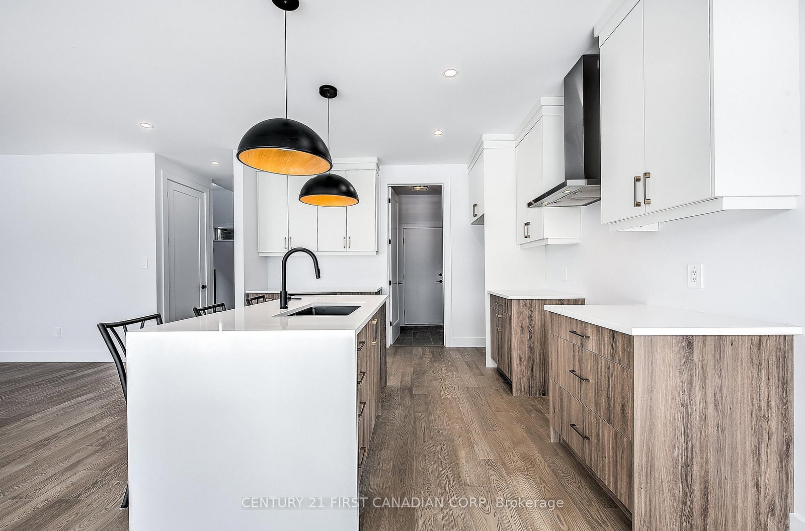 245 HESSELMAN Crescent - Photo 14