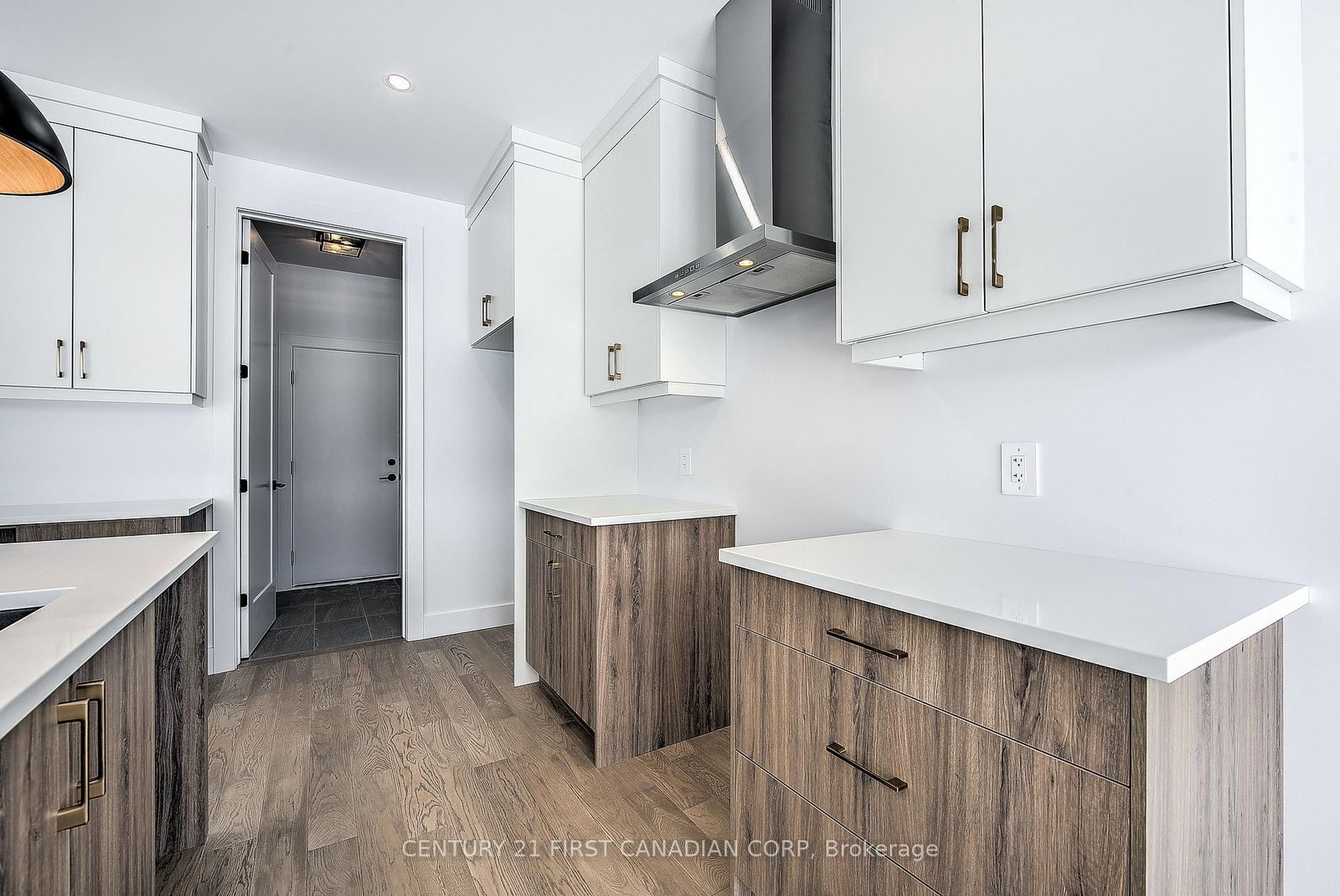 245 HESSELMAN Crescent - Photo 16