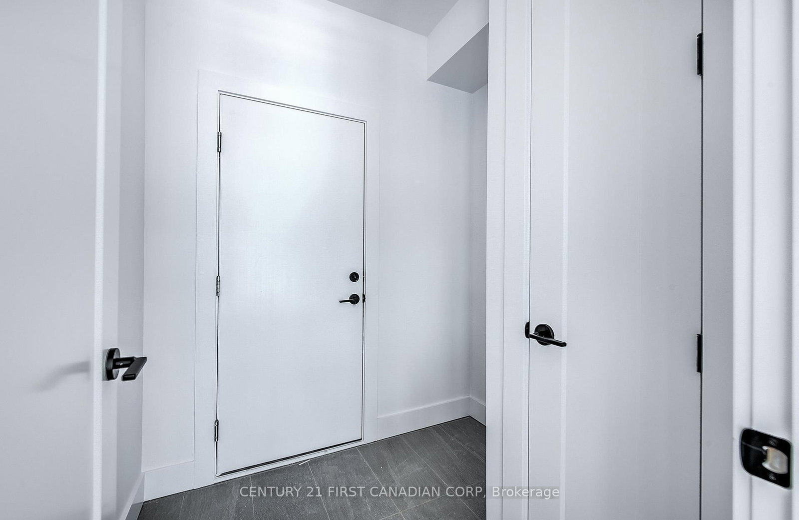 245 HESSELMAN Crescent - Photo 17