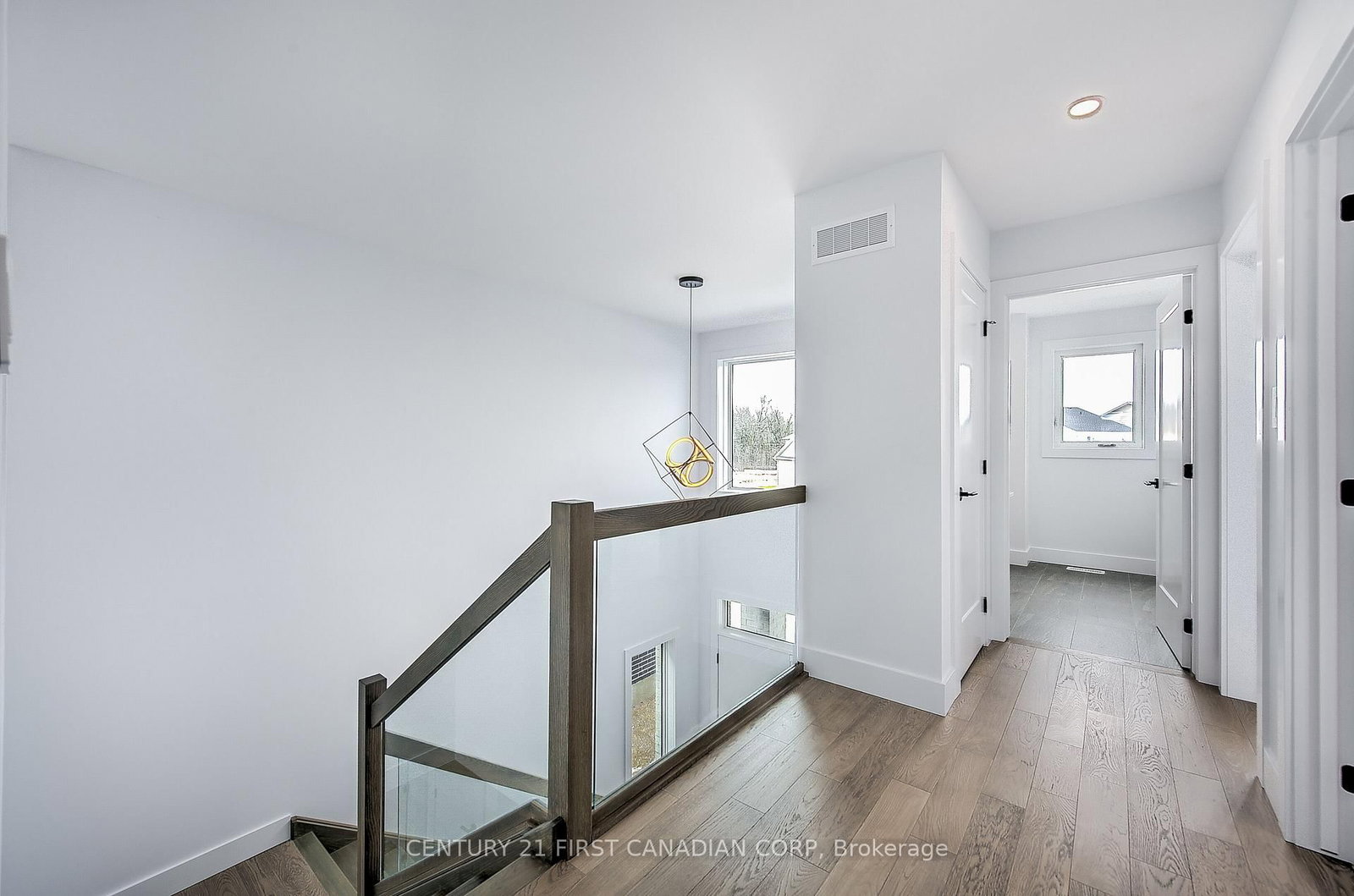 245 HESSELMAN Crescent - Photo 19