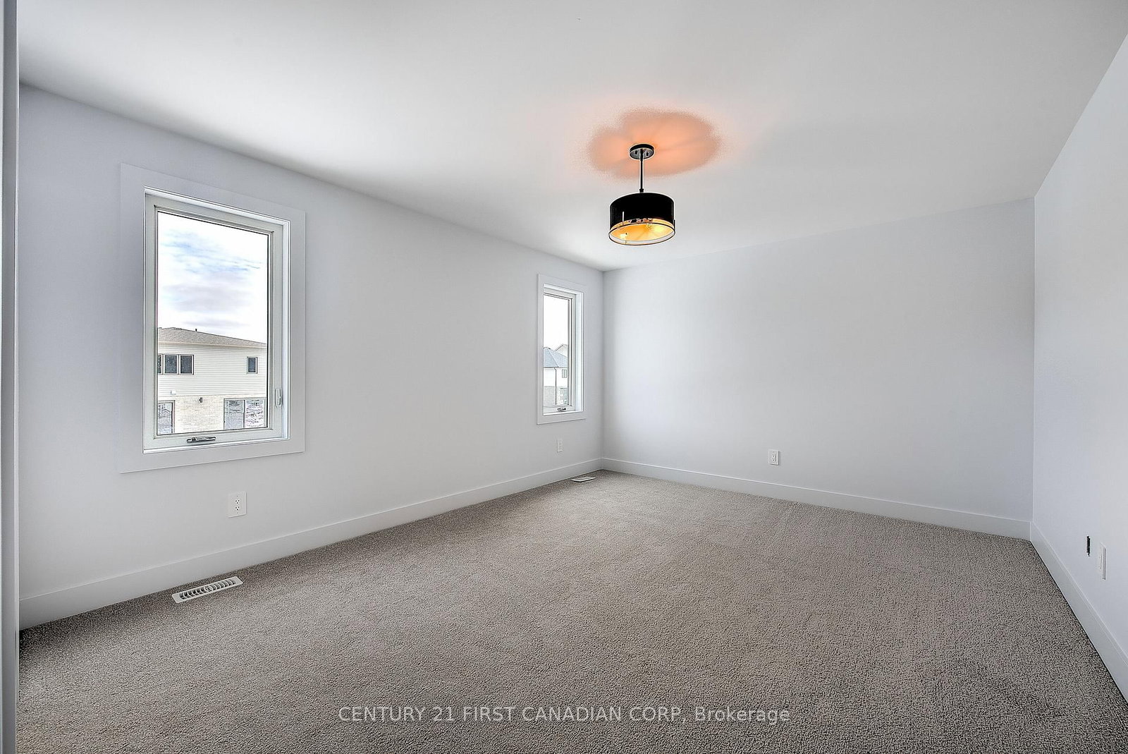 245 HESSELMAN Crescent - Photo 21