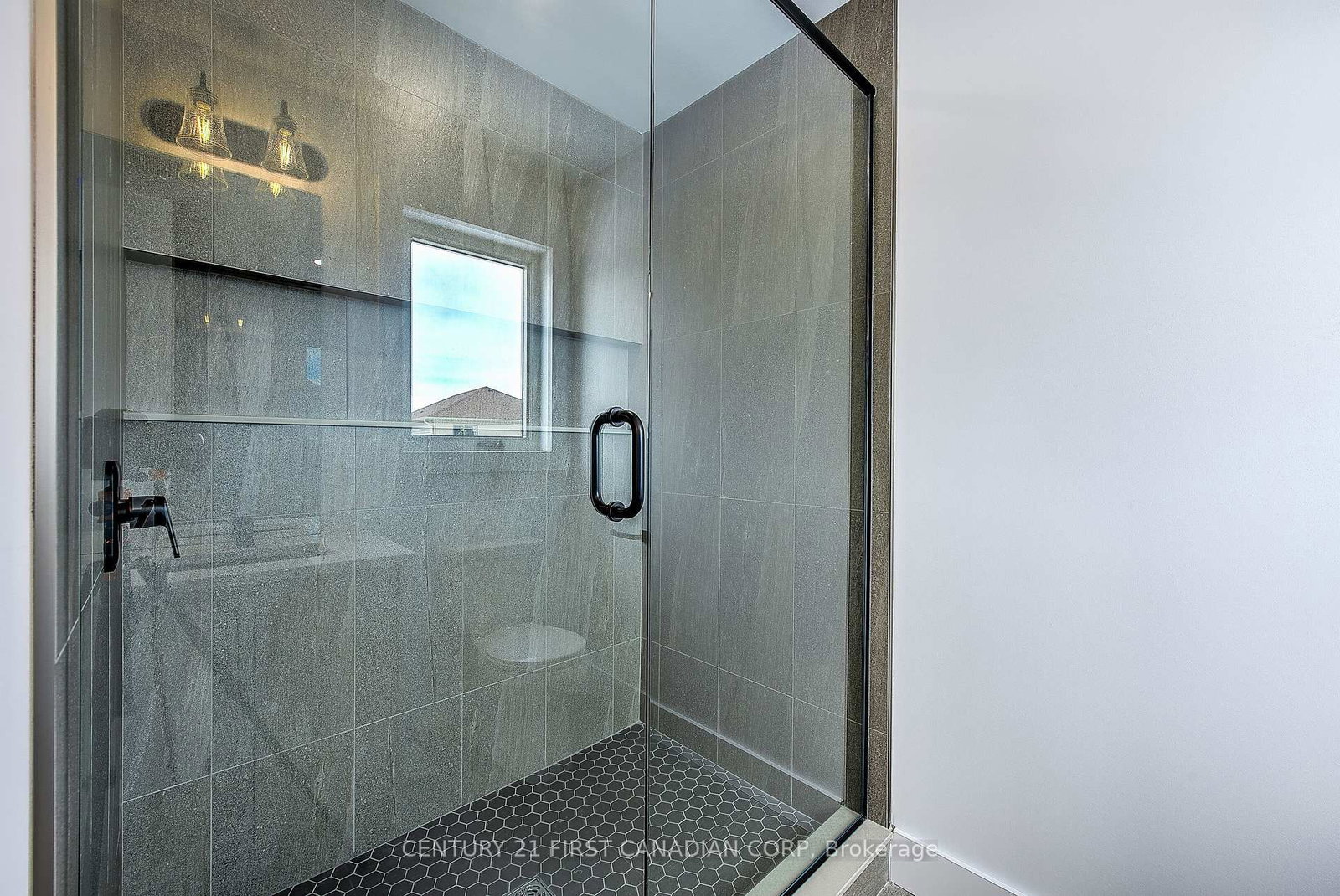 245 HESSELMAN Crescent - Photo 24