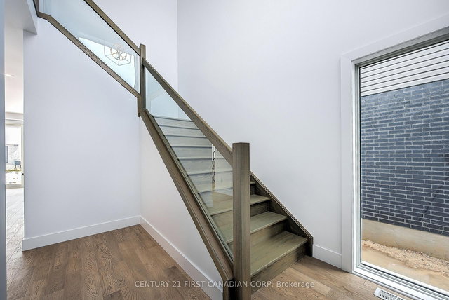 245 HESSELMAN Crescent