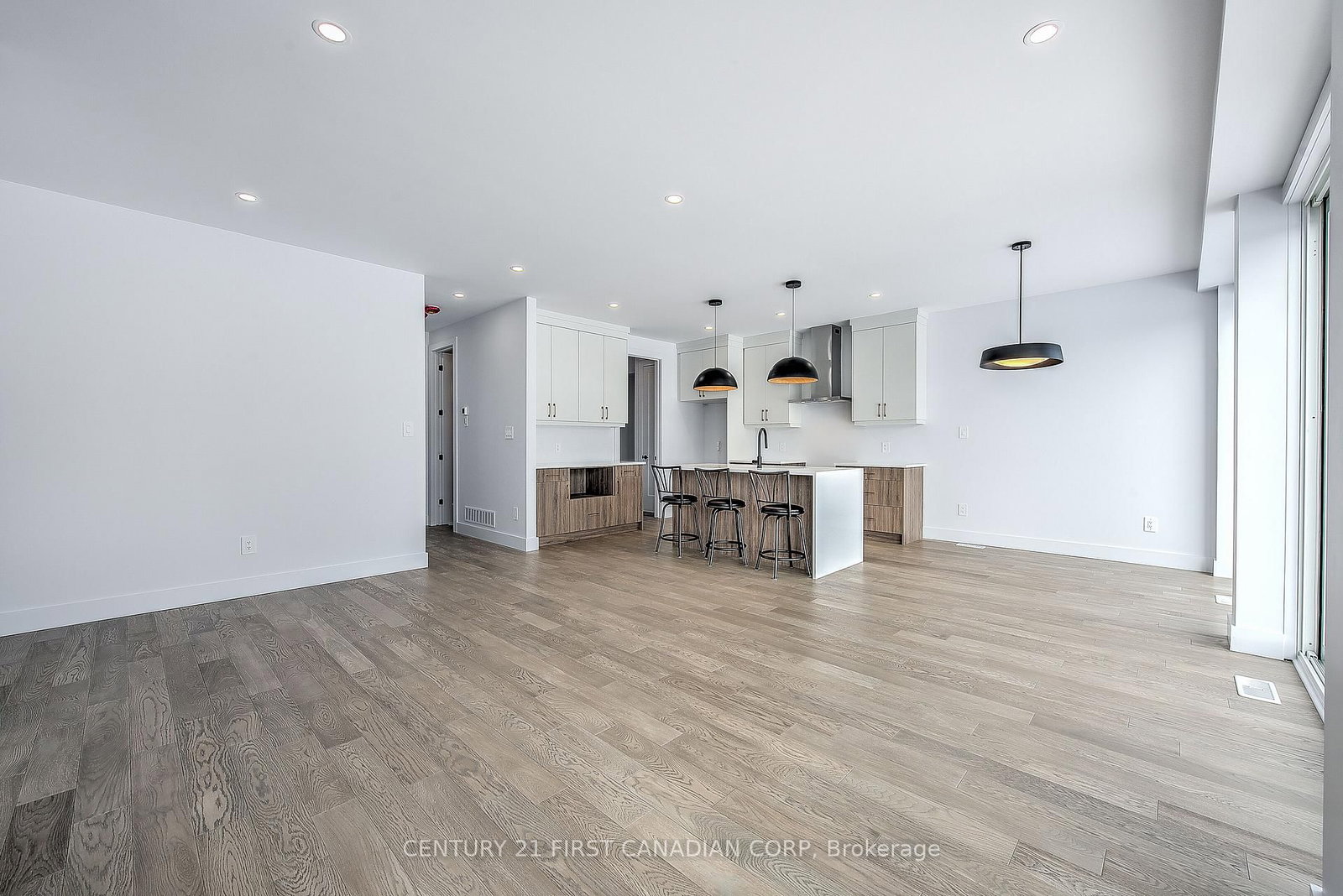 245 HESSELMAN Crescent - Photo 8