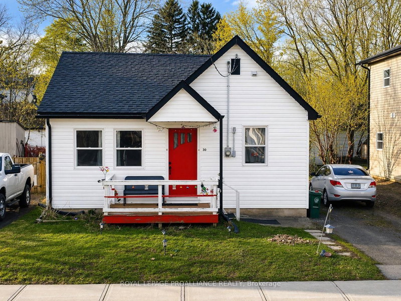 30 Strachan St, Belleville, K8P 1W8 | Image 2