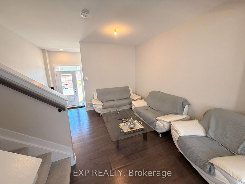 16 Tenuto Lane, Ottawa, K1W 0S4 | Image 2