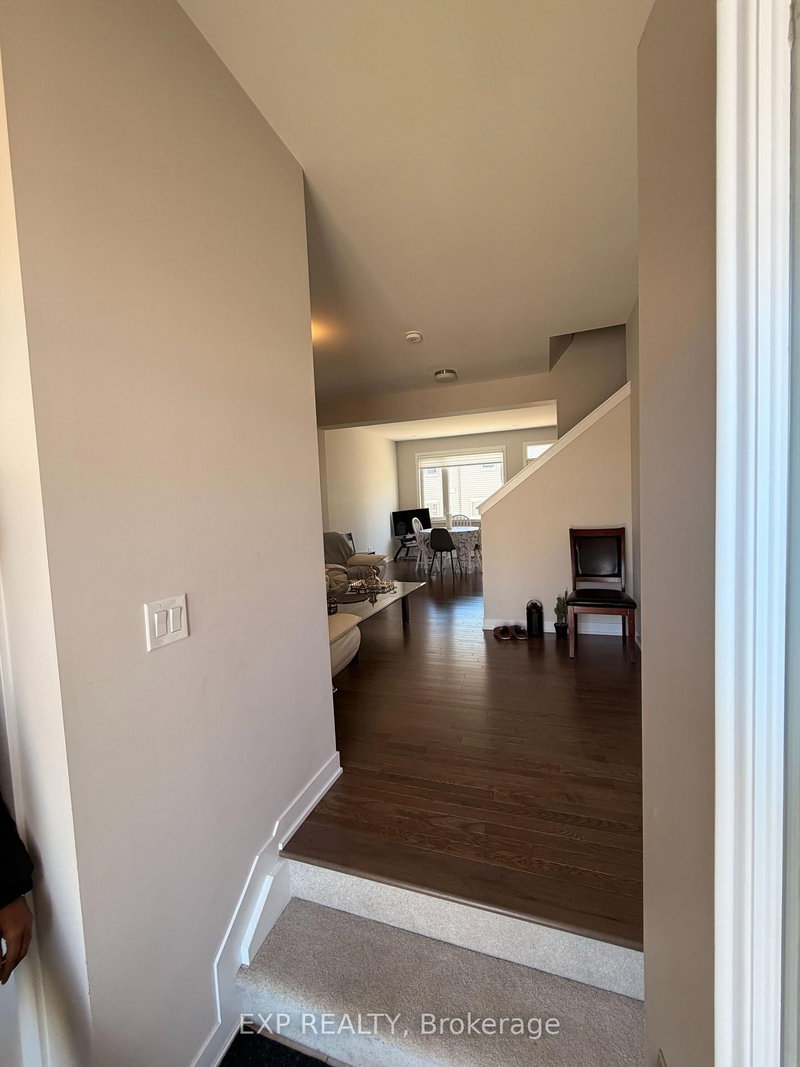 16 Tenuto Lane, Ottawa, K1W 0S4 | Image 3