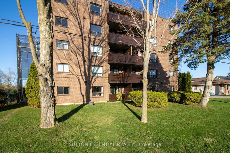 404 - 95 Windsor Dr, Brockville, K6V 3H7 | Image 2