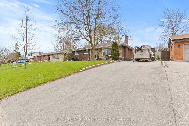 45 Driftwood Dr, Brantford, N3R 3K2 | Image 2