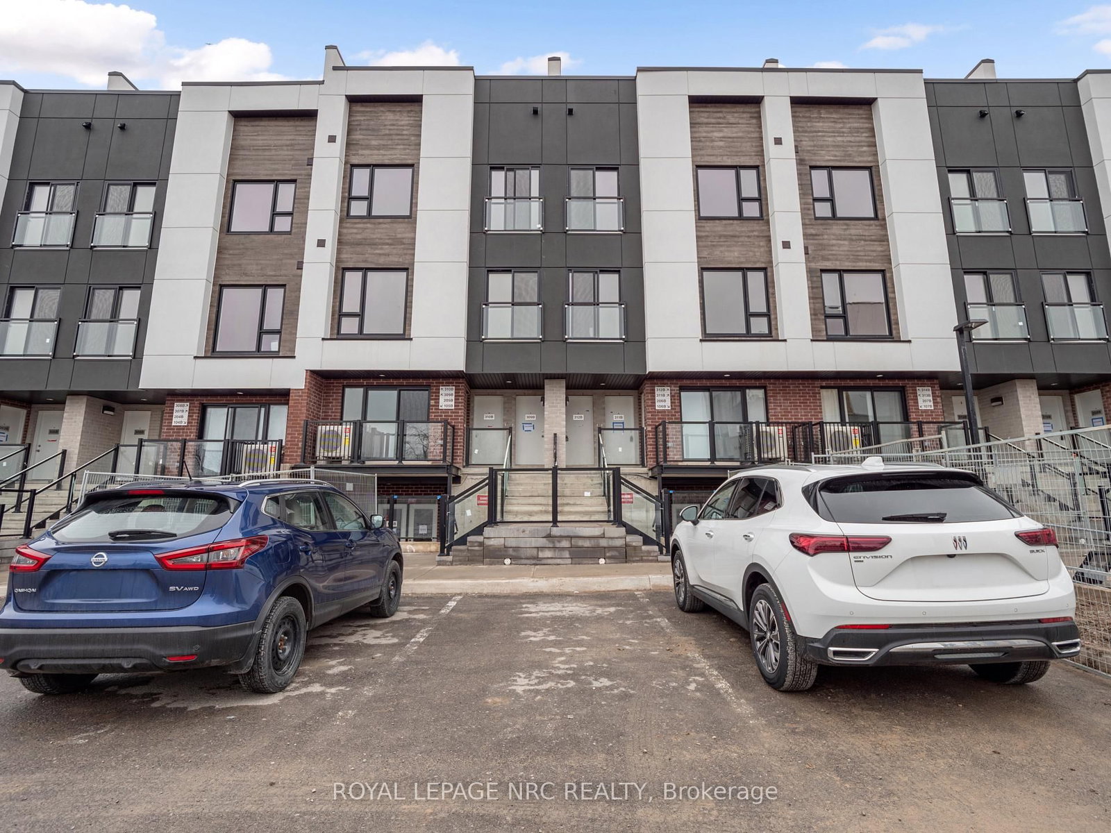 16 Melbourne Avenue, Unit 312B - Photo 2