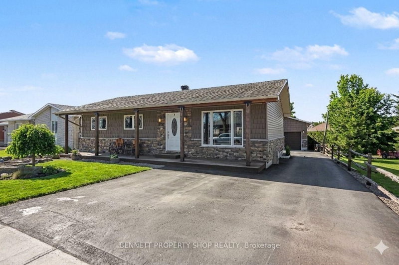 493 Laurier St, Clarence-Rockland, K4K 1E7 | Image 2