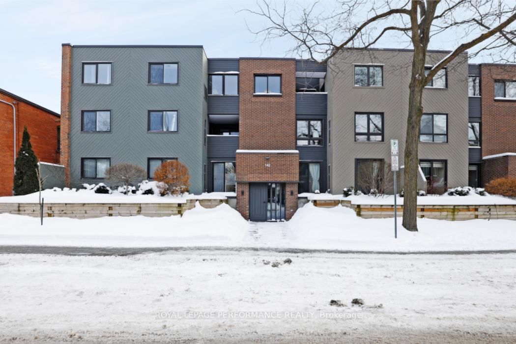 142 WAVERLEY Street, Unit 2D