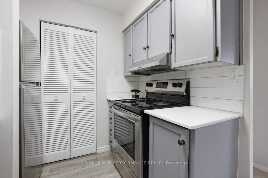 142 Waverley Street, Unit 2D - Photo 15