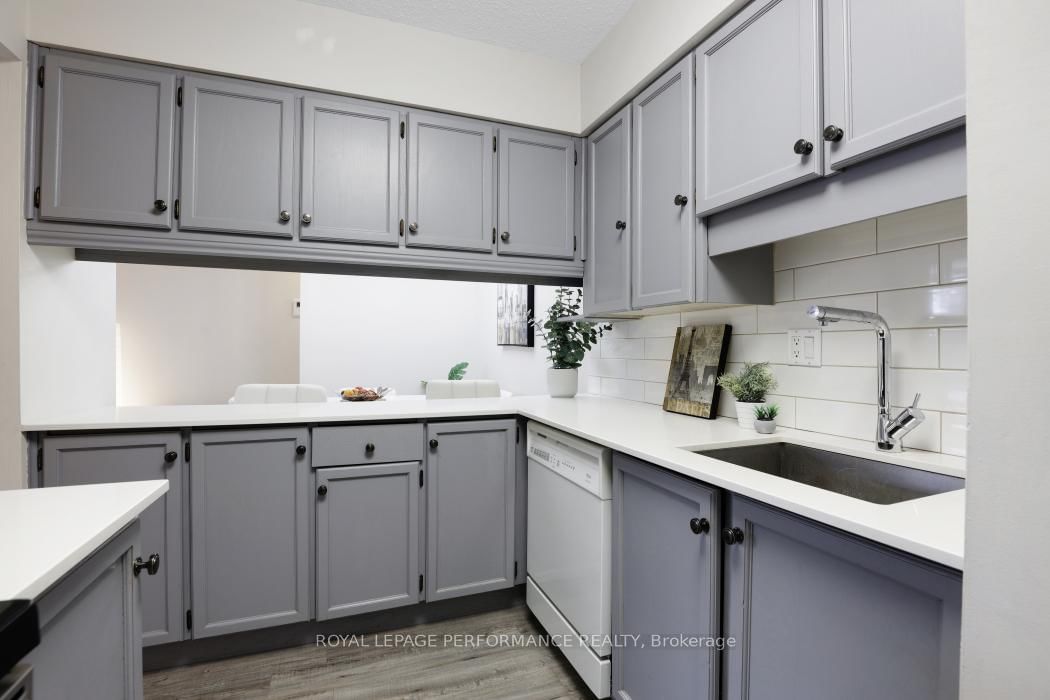 142 Waverley Street, Unit 2D - Photo 16