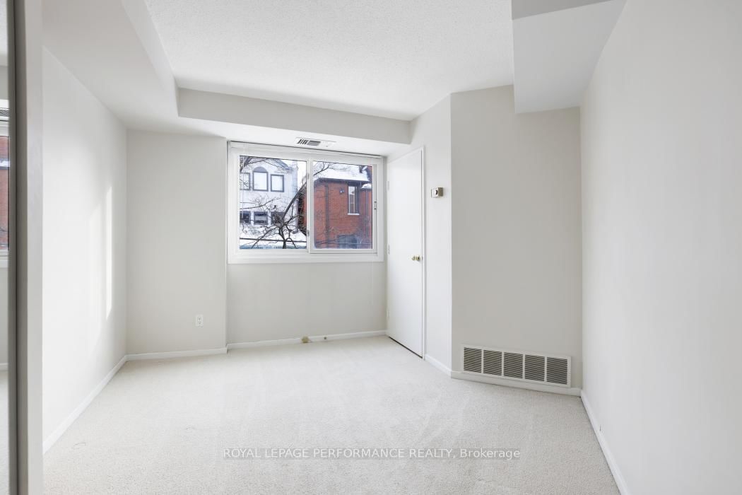 142 Waverley Street, Unit 2D - Photo 20