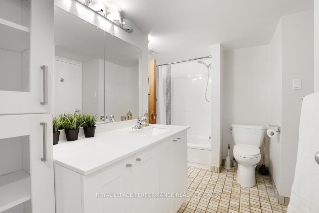 142 Waverley Street, Unit 2D - Photo 21