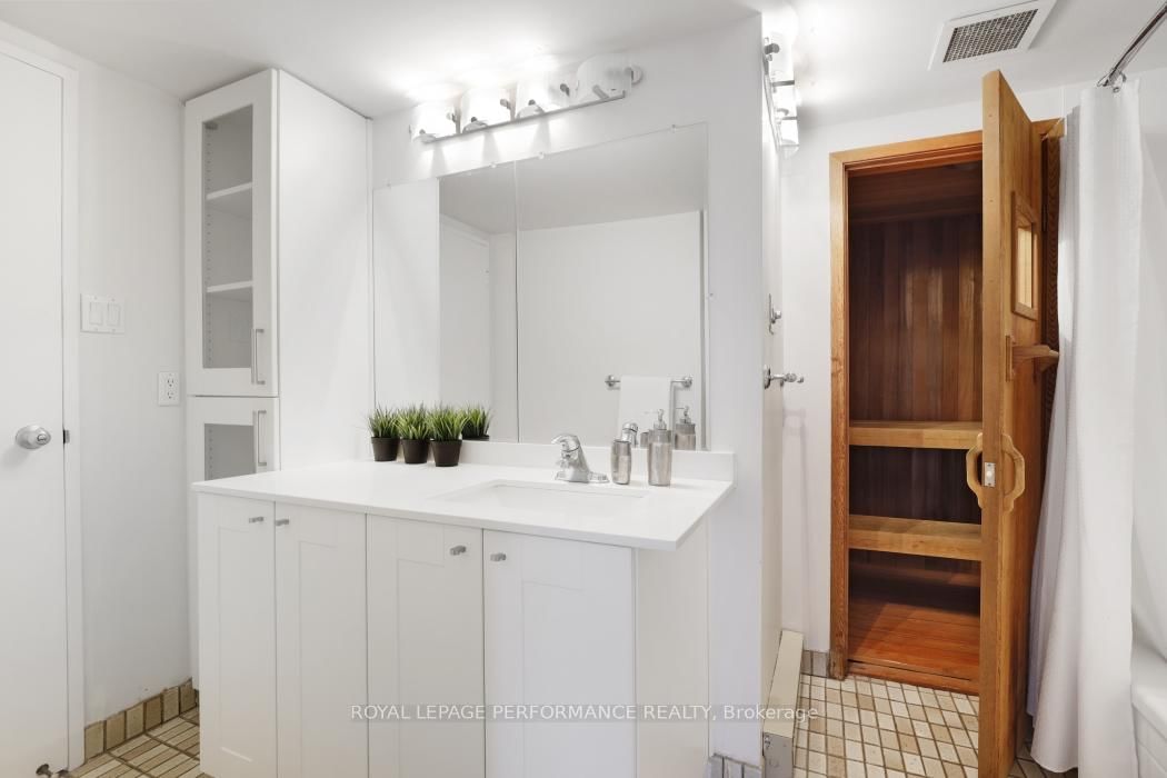 142 Waverley Street, Unit 2D - Photo 22