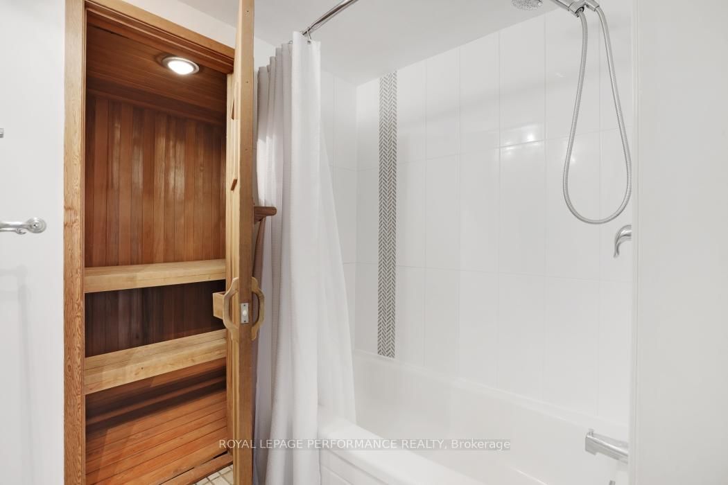 142 Waverley Street, Unit 2D - Photo 23