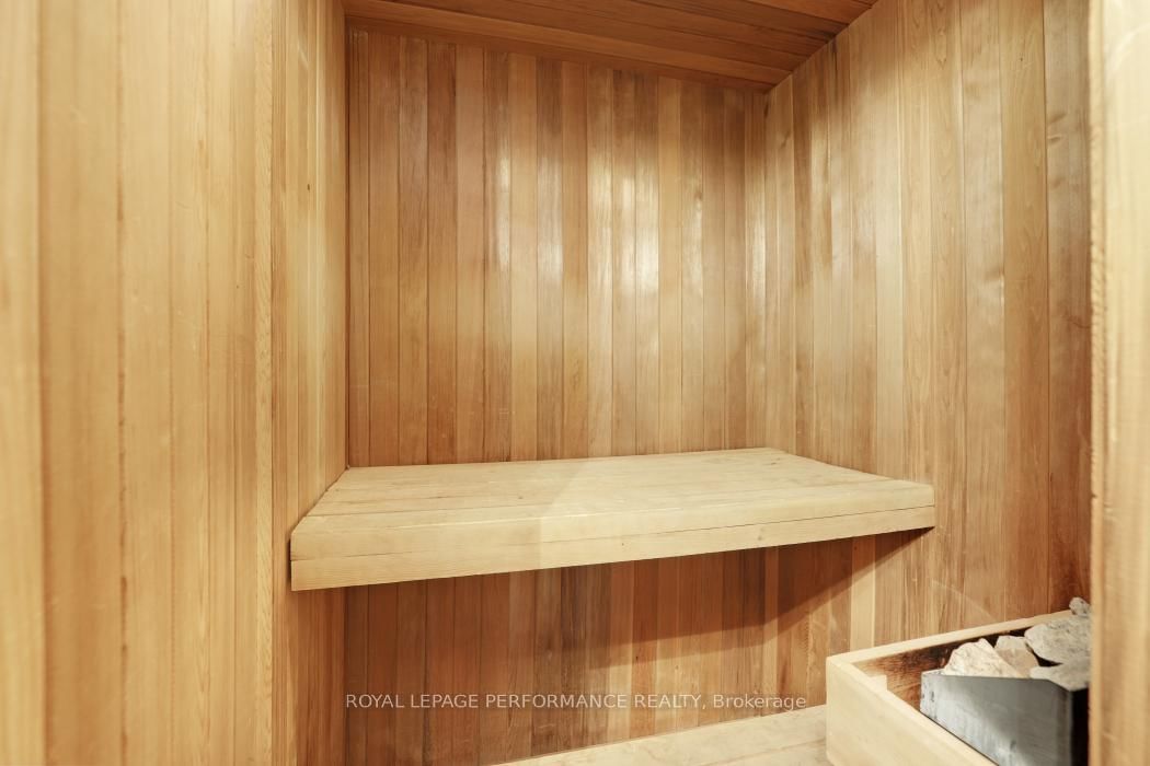 142 Waverley Street, Unit 2D - Photo 24