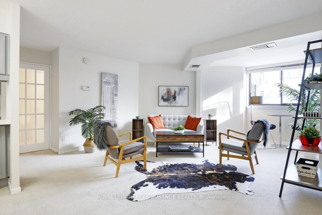 142 Waverley Street, Unit 2D - Photo 3