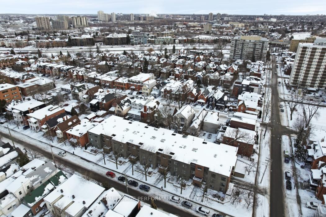 142 Waverley Street, Unit 2D - Photo 32