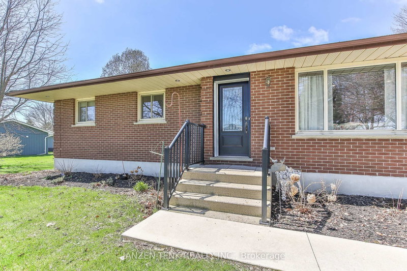 6551 Springfield Rd, Malahide, N5H 2R5 | Image 3