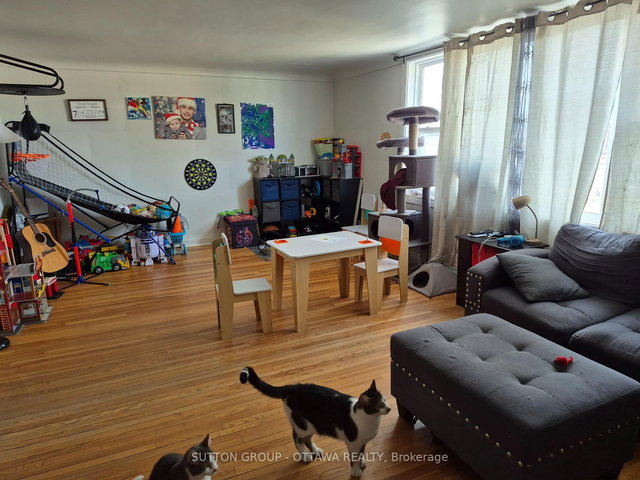 137 Beckwith Street N
