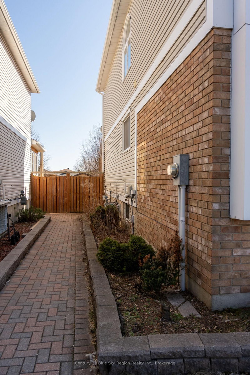 14 Romeo Crt, North Bay, P1B 9R5 | Image 2