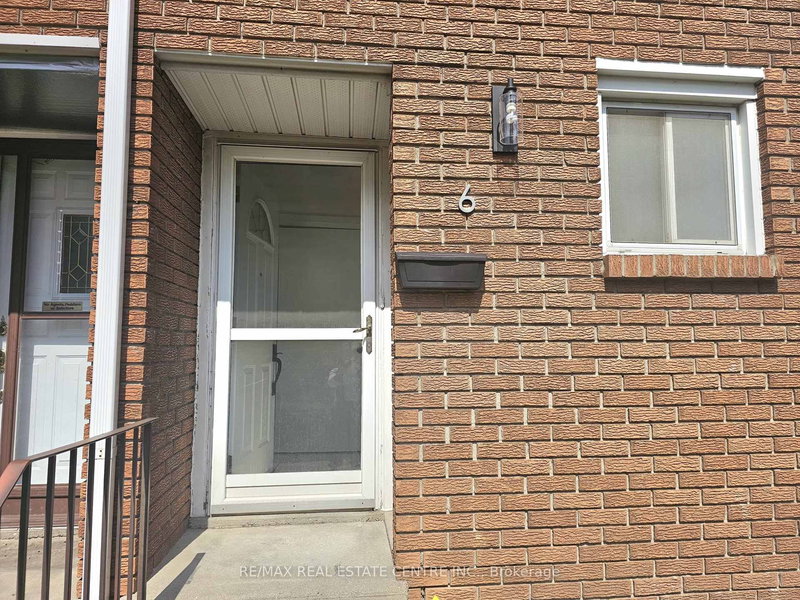 6 - 161 BERKINDALE Drive