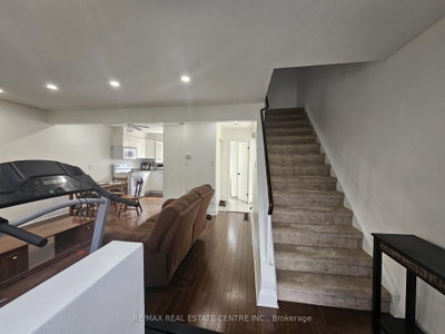 161 BERKINDALE Drive • #6 • Hamilton, ON photo 5