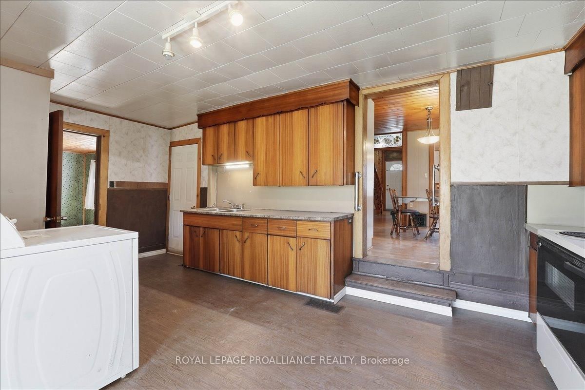 211 Colborne Street • Tweed, ON photo 13