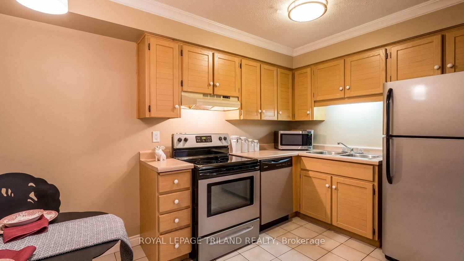 695 Richmond Street, Unit 904 - Photo 4