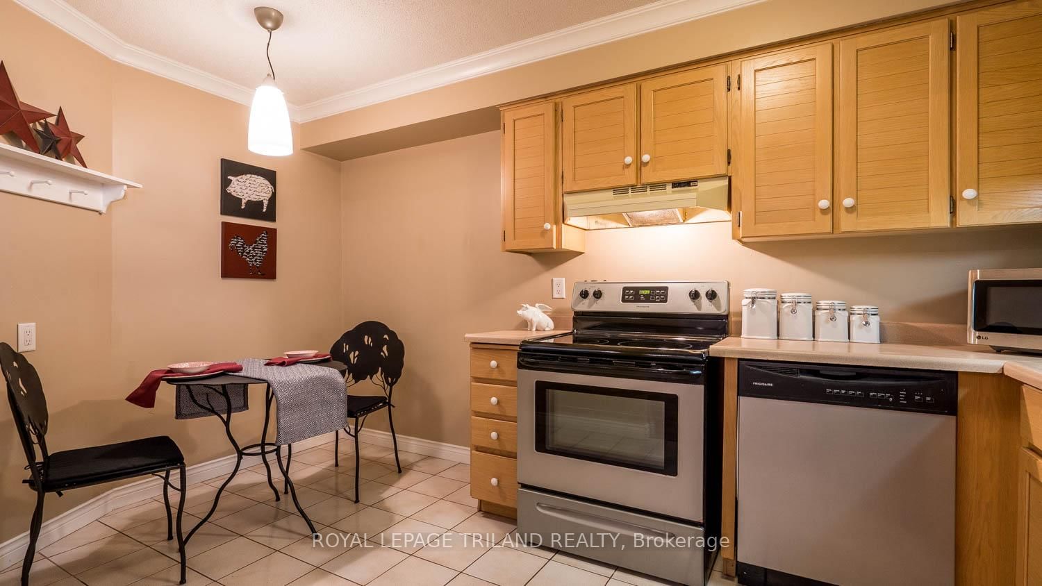 695 Richmond Street, Unit 904 - Photo 8