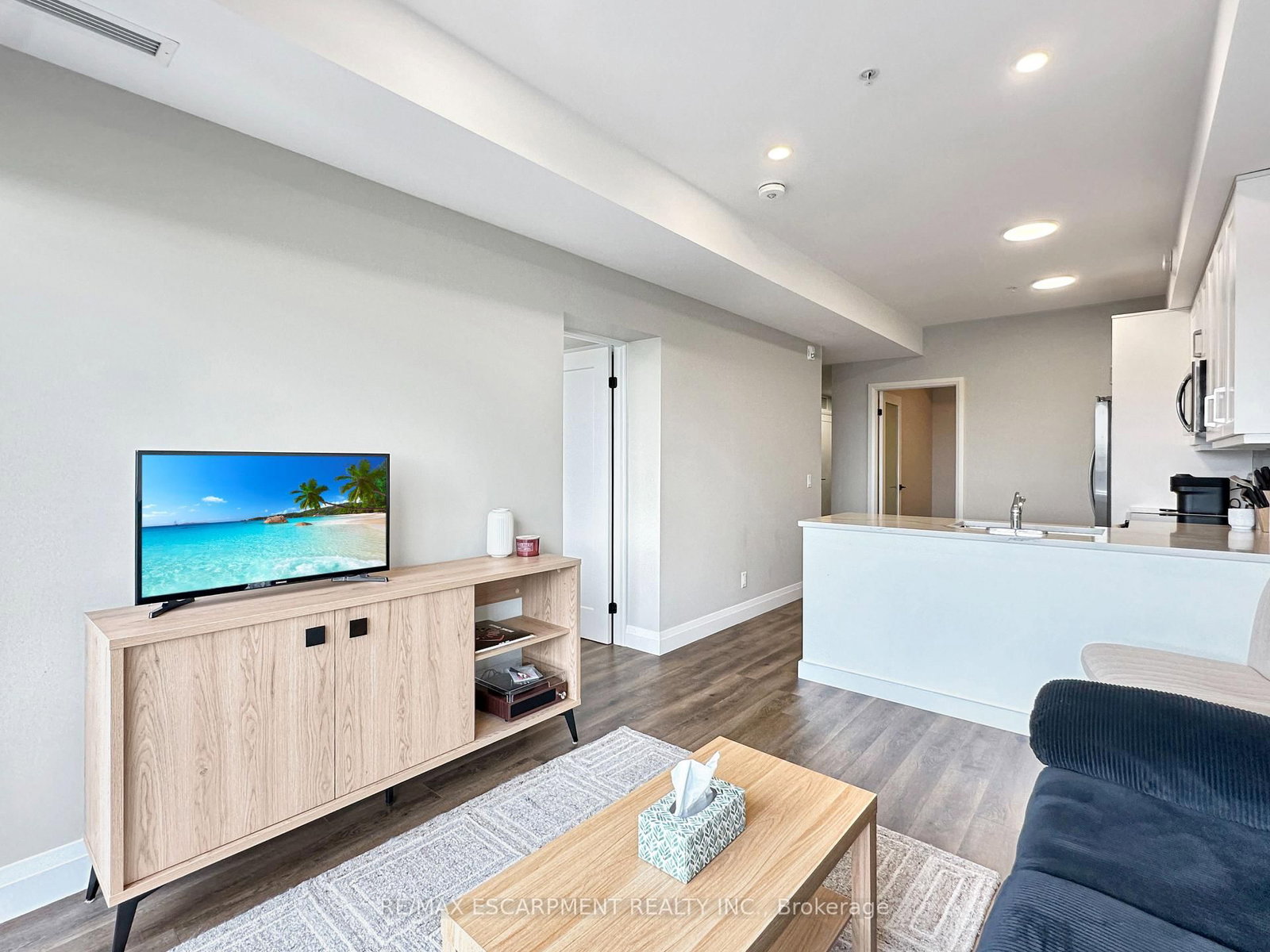 64 Main Street N, Unit 303 - Photo 14