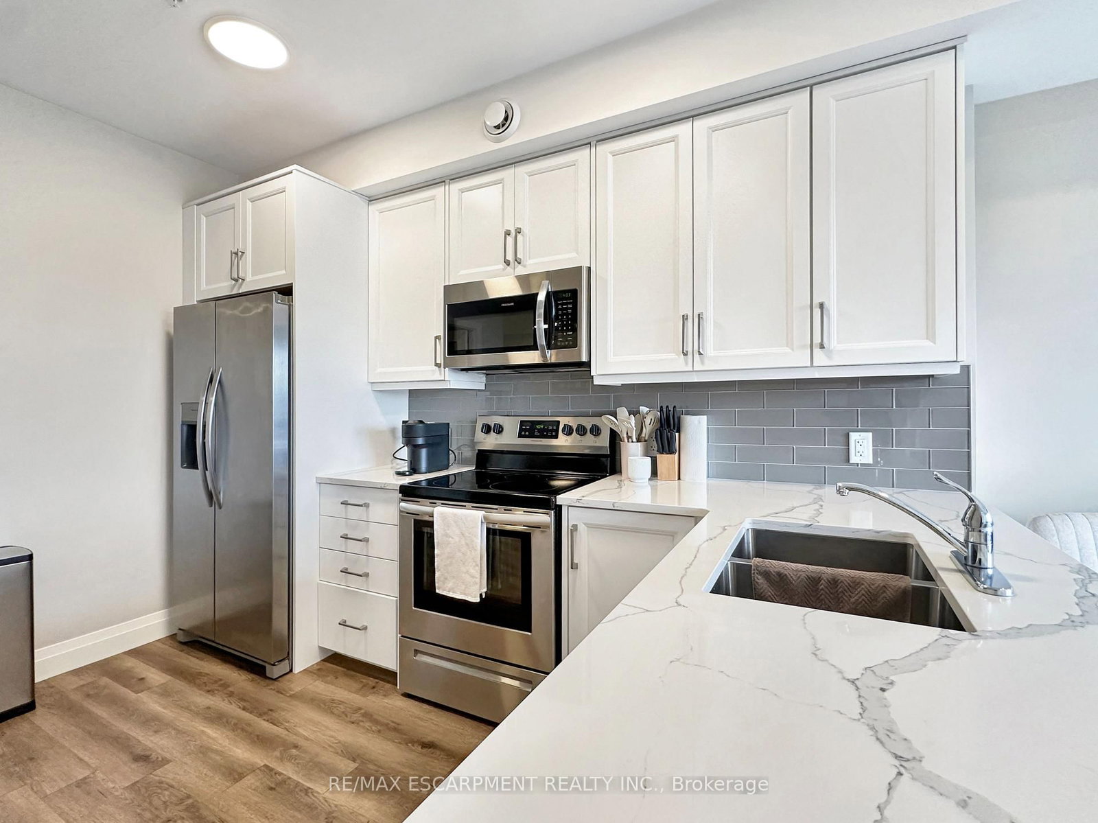 64 Main Street N, Unit 303 - Photo 15