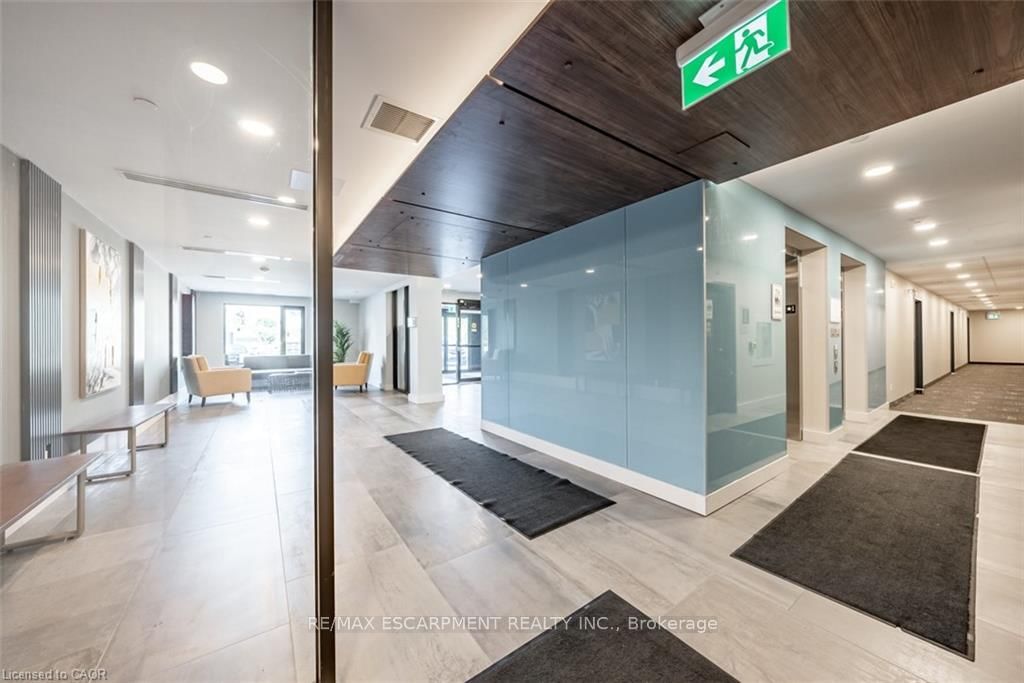 64 Main Street N, Unit 303 - Photo 4