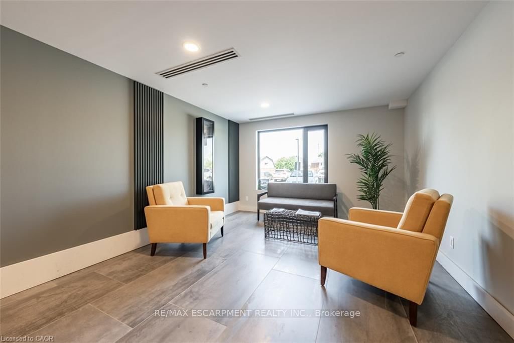 64 Main Street N, Unit 303 - Photo 5