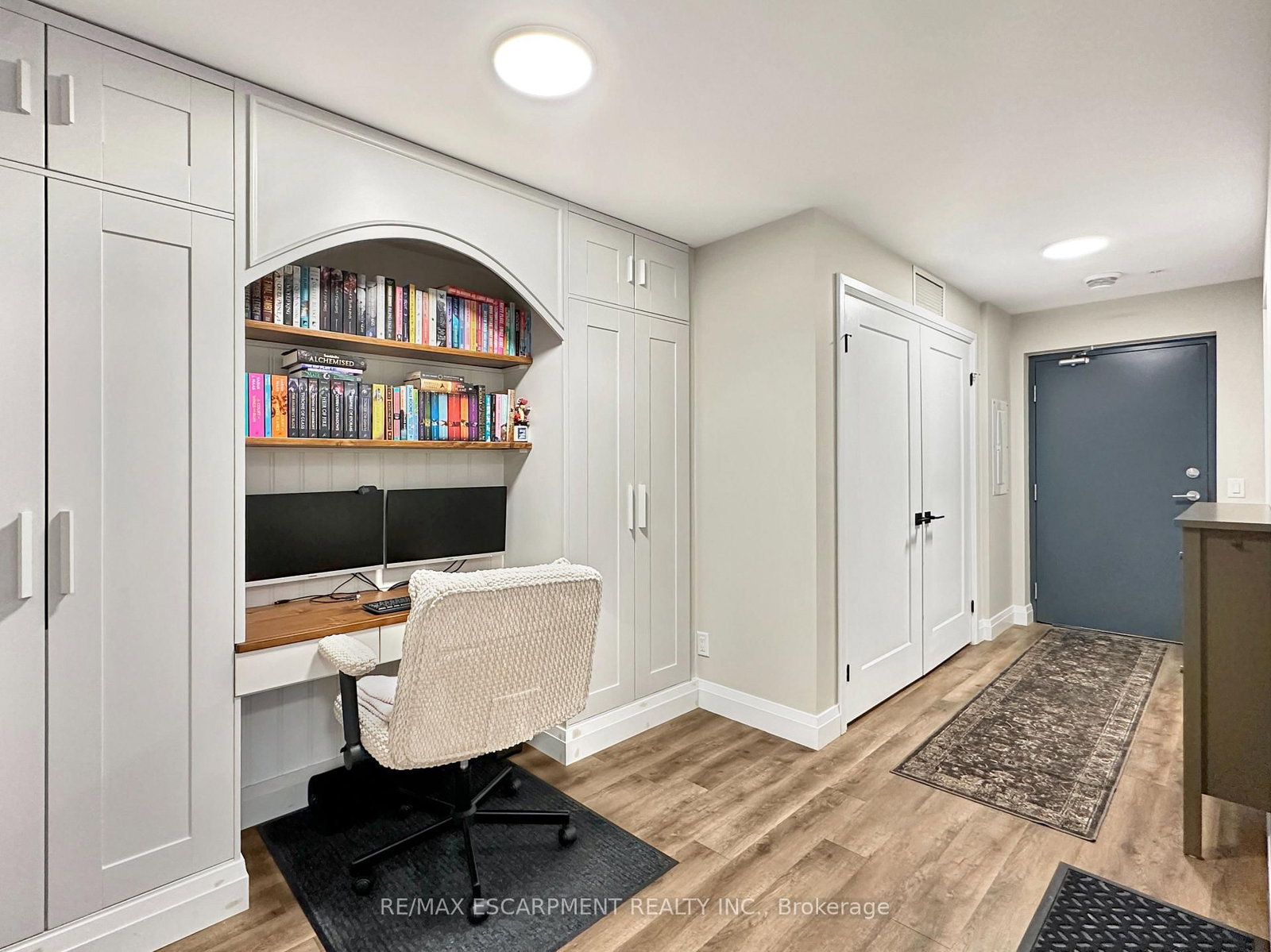 64 Main Street N, Unit 303 - Photo 8