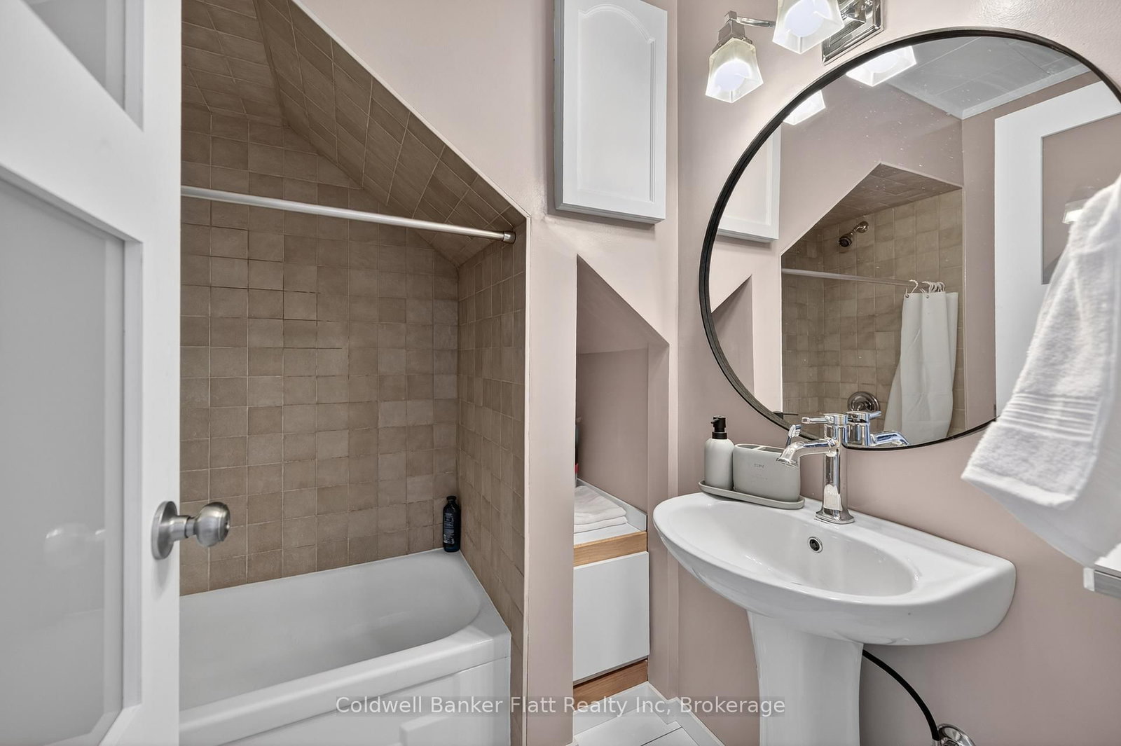 21 Rose Avenue - Photo 19