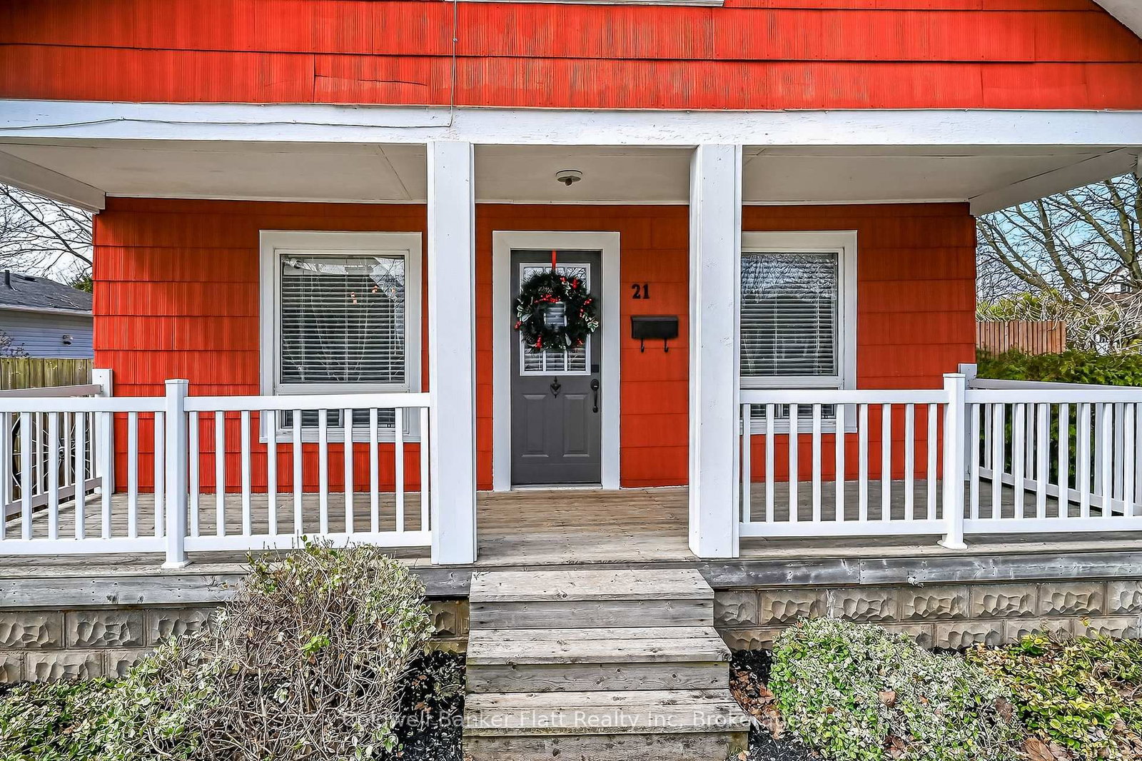 21 Rose Avenue - Photo 2